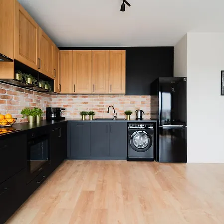 Daire Cosy - Ksiecia Witolda Street - View - Parking Place Wroclaw