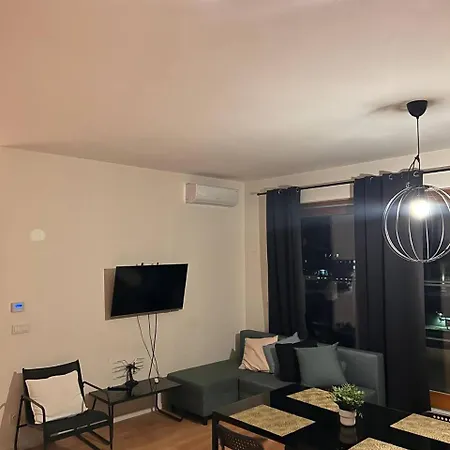 Daire Cosy - Ksiecia Witolda Street - View - Parking Place Wroclaw